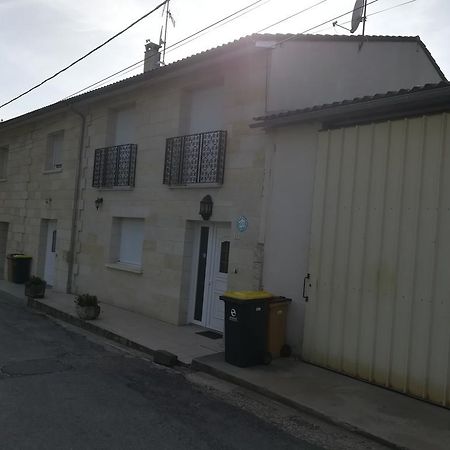 Gite Du Vignoble Sidky Lussac  Ngoại thất bức ảnh